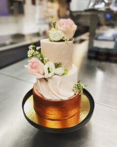 Hochzeitstorte-modern-elegant-lauras.jpg