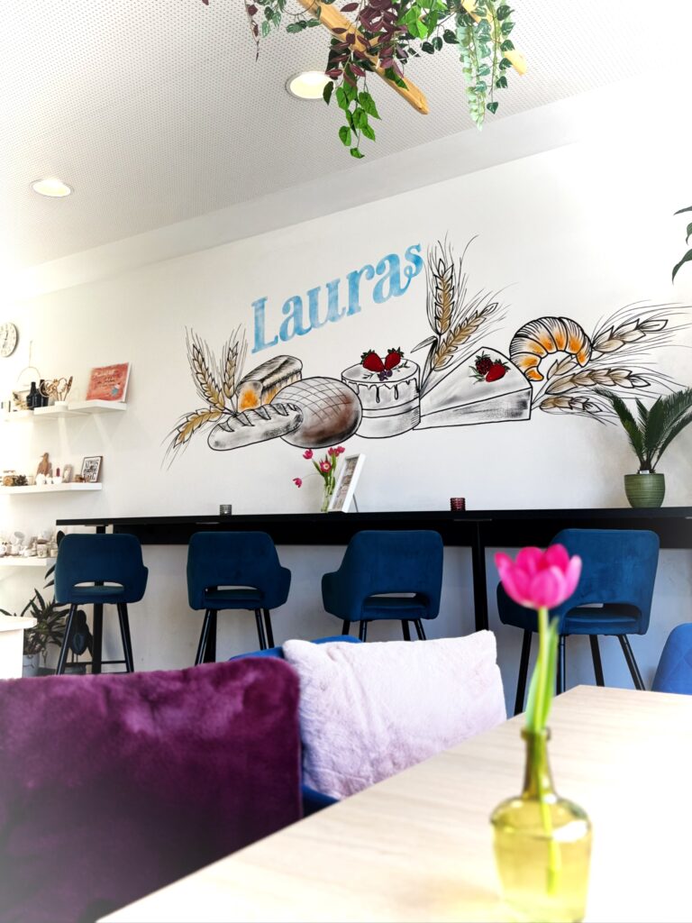 Wandmalerei im Café in Eidenberg